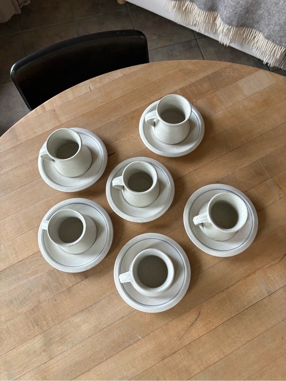 Vintage Studio Pottery Cups/Saucers - Picture 7 of 8